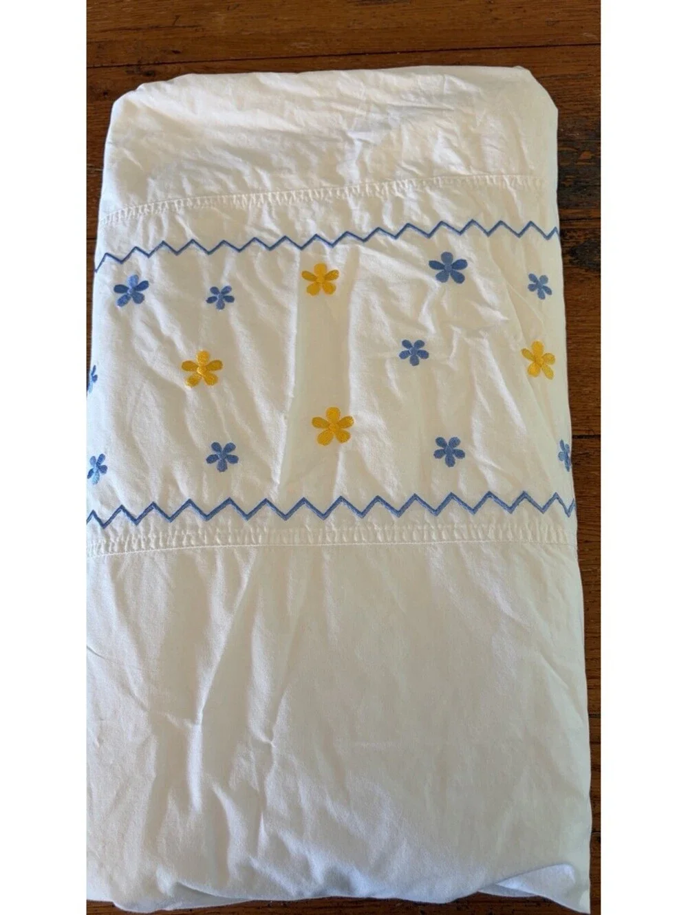 Divatex Twin White Cotton Duvet Embroidered Blue Yellow Flowers Button Close